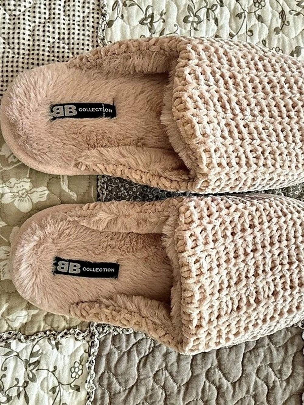 BB Collection Knit Slippers in Pinkish color